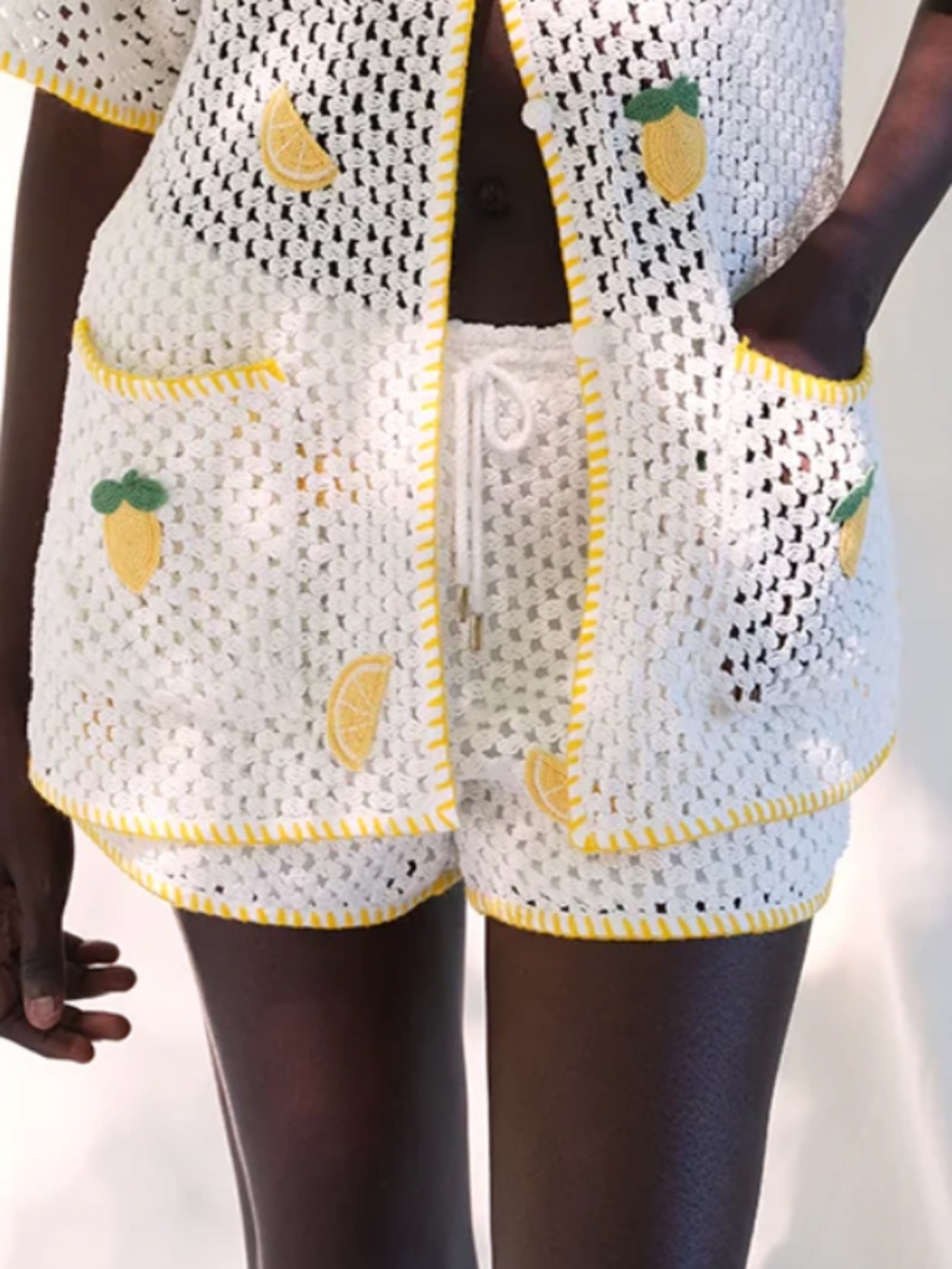 Saylor Blithe Lemon Shorts - Picture 5 of 5